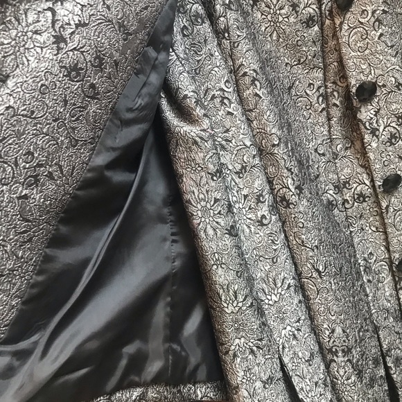 John Meyer Collection Women’s Suit with Skirt - Picture 6 of 12